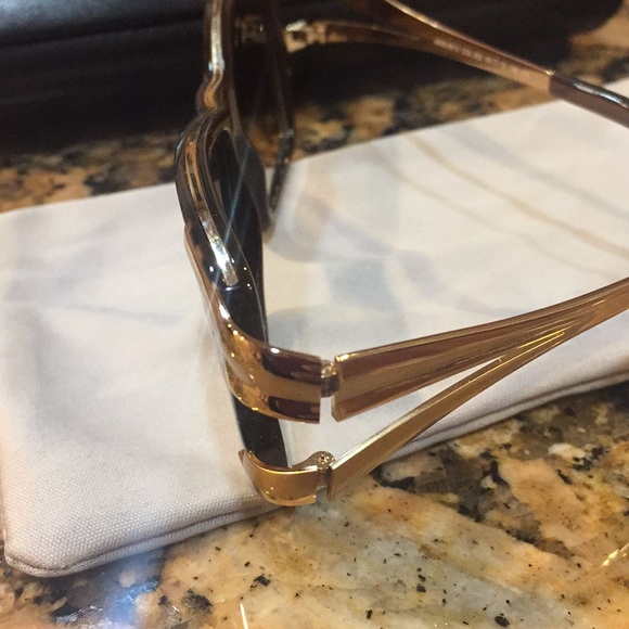 *SOLD LOCALLY* Cazal, style#8013 Tortoise Shades - Picture 4 of 8